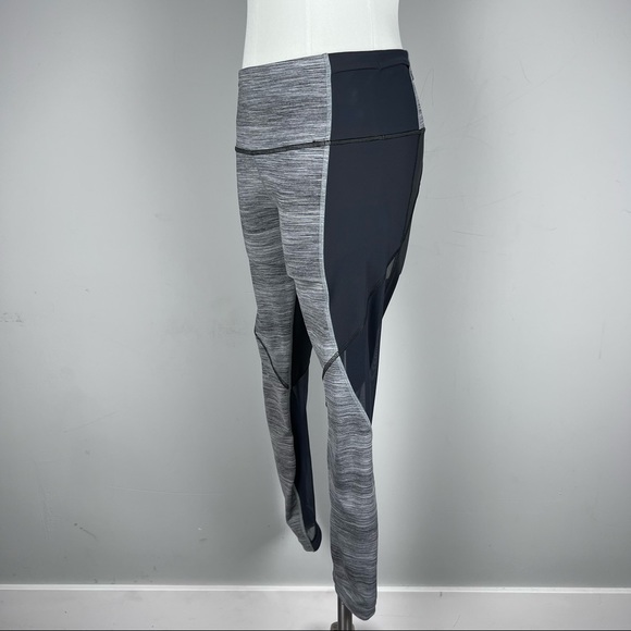 Like New-Lululemon Grey Striped Mesh Running Leggings with Zipper Pocket Size 8 - Picture 4 of 14